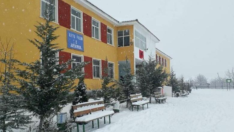 Pezullohet përkohësisht mësimi në 77 shkolla nga moti i keq, ja lista